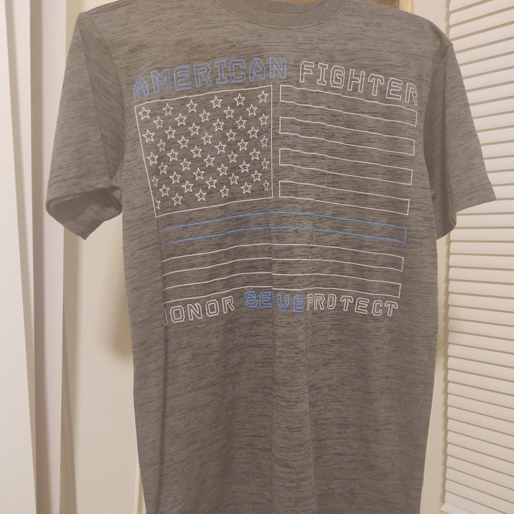Tee shirt